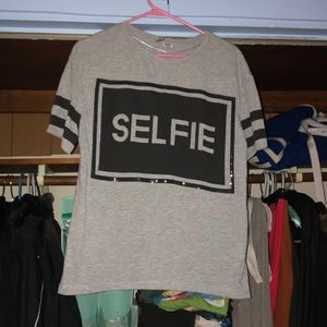 🥜Selfie shirt with choker attached